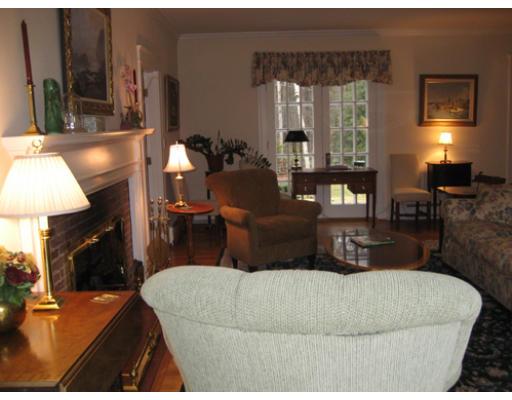 18 Sudbury Road Weston, MA 02493 - Photo 4 of 7
