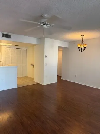 $1,700 | 4195 Haverhill Road, Unit 319, West Palm Beach, FL 33417