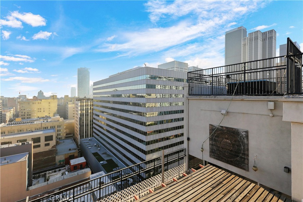 312 West 5th Street, Unit 1204 Los Angeles, CA 90013 - Photo 21 of 22 a view of a city with tall buildings