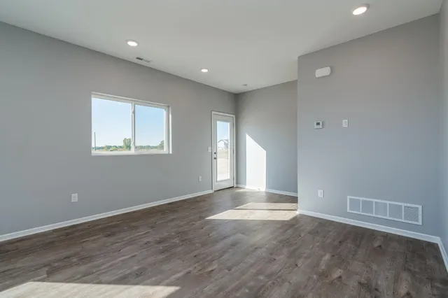 $299,900 | 3203 Noble Drive, Mankato, MN 56001