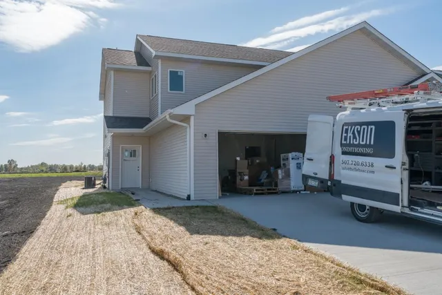 $299,900 | 3203 Noble Drive, Mankato, MN 56001