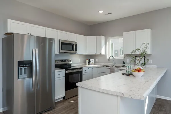 $299,900 | 3203 Noble Drive, Mankato, MN 56001