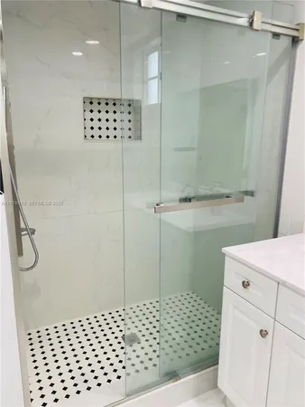 $2,700 | 17415 Northwest 75th Place, Unit 108, Hialeah, FL 33015