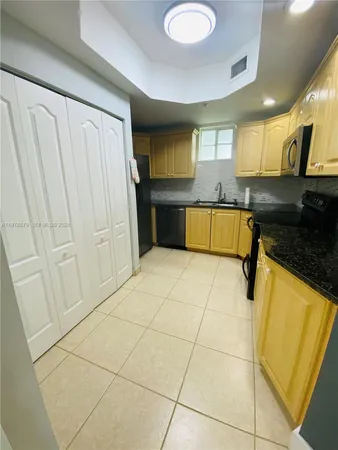 $2,700 | 17415 Northwest 75th Place, Unit 108, Hialeah, FL 33015