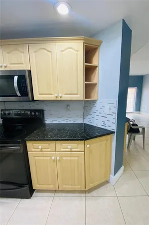 $2,700 | 17415 Northwest 75th Place, Unit 108, Hialeah, FL 33015