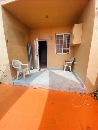 $2,700 | 17415 Northwest 75th Place, Unit 108, Hialeah, FL 33015