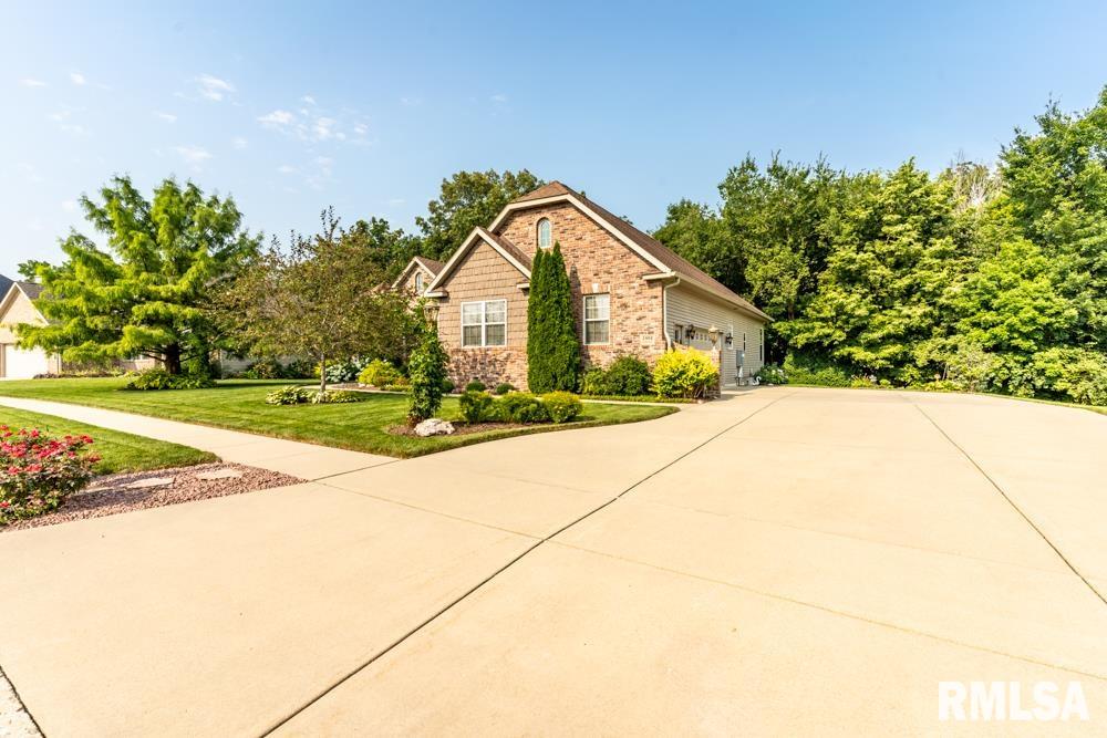 1804 Autumn Ridge Washington, IL 61571 - Photo 2 of 47 Gallery Image 2