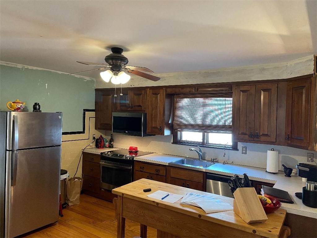 107 Mink Road Providence, RI 02908 - Photo 13 of 26