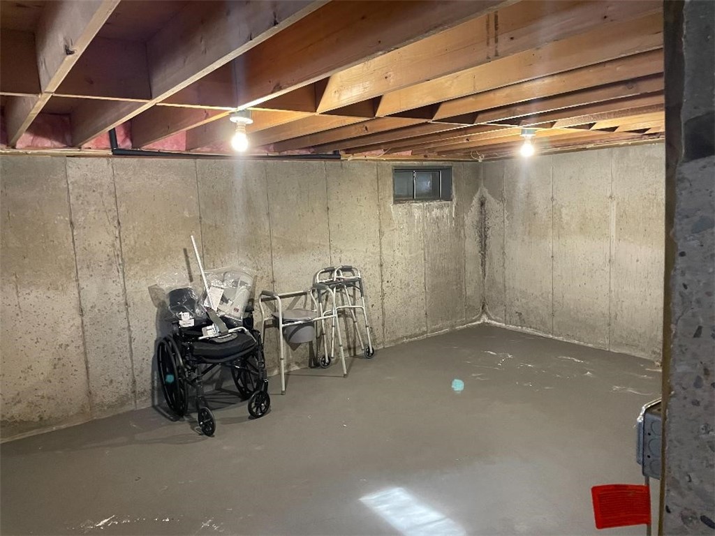 107 Mink Road Providence, RI 02908 - Photo 24 of 26