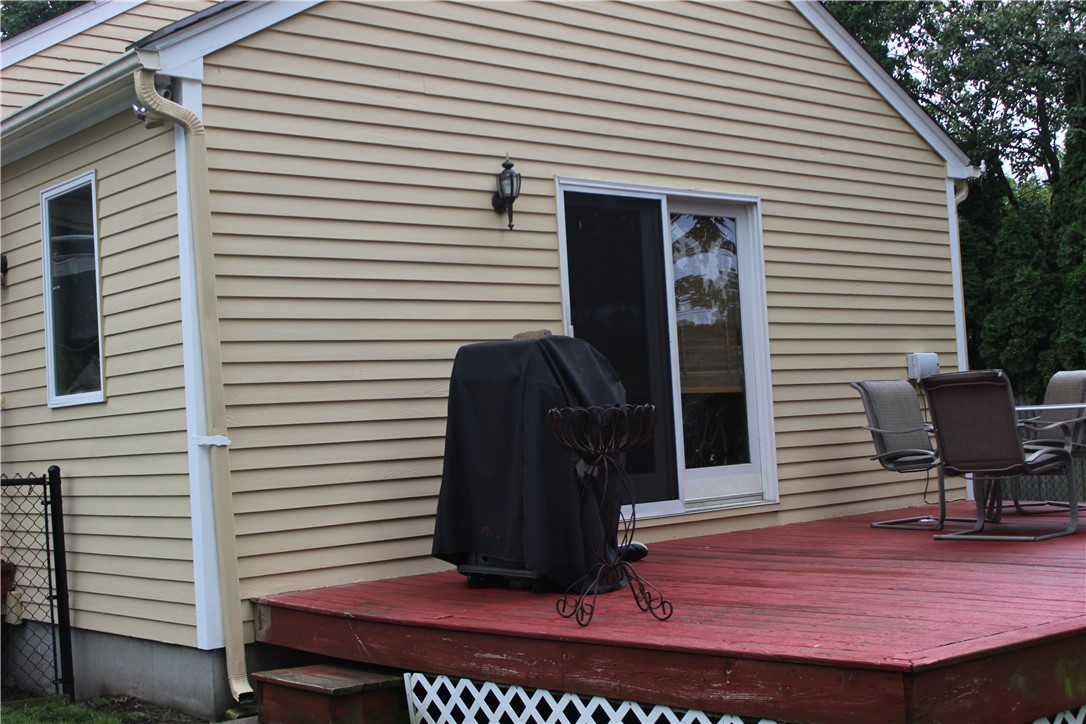 107 Mink Road Providence, RI 02908 - Photo 5 of 26