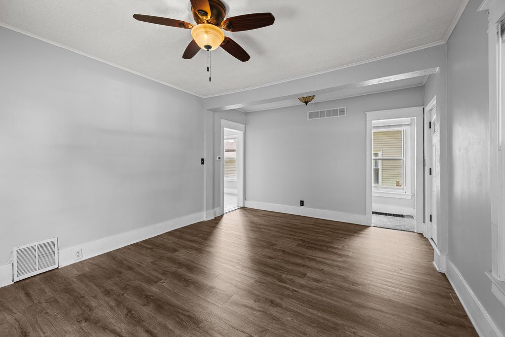 421 39th Street Moline, IL 61265 - Photo 7 of 28