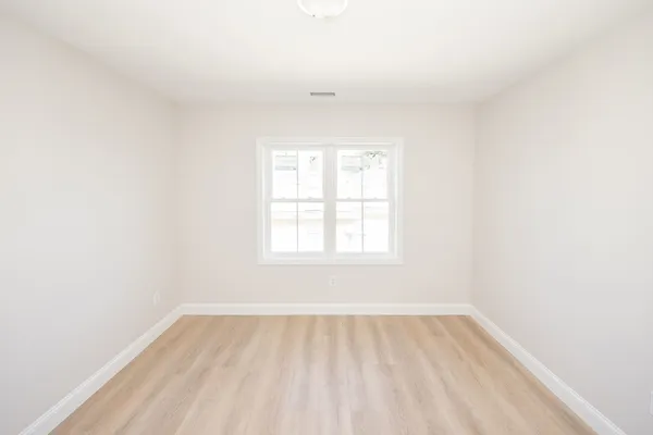 $470,000 | 17 A Mott Street, Worcester, MA 01604