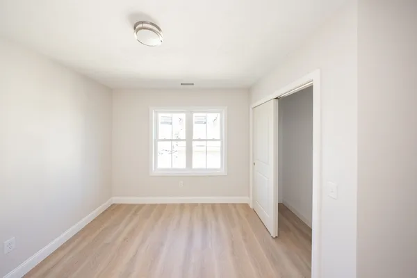 $470,000 | 17 A Mott Street, Worcester, MA 01604