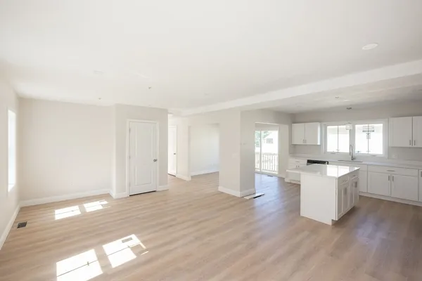 $470,000 | 17 A Mott Street, Worcester, MA 01604