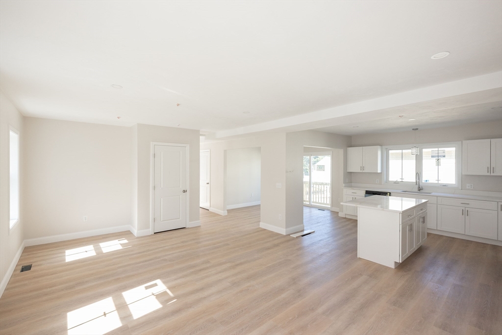 17 A Mott Street Worcester, MA 01604 - Photo 2 of 19