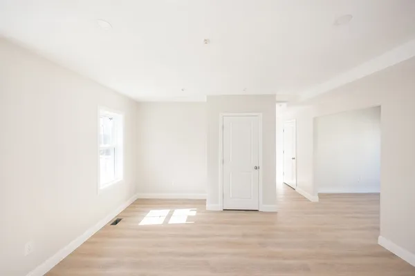 $470,000 | 17 A Mott Street, Worcester, MA 01604