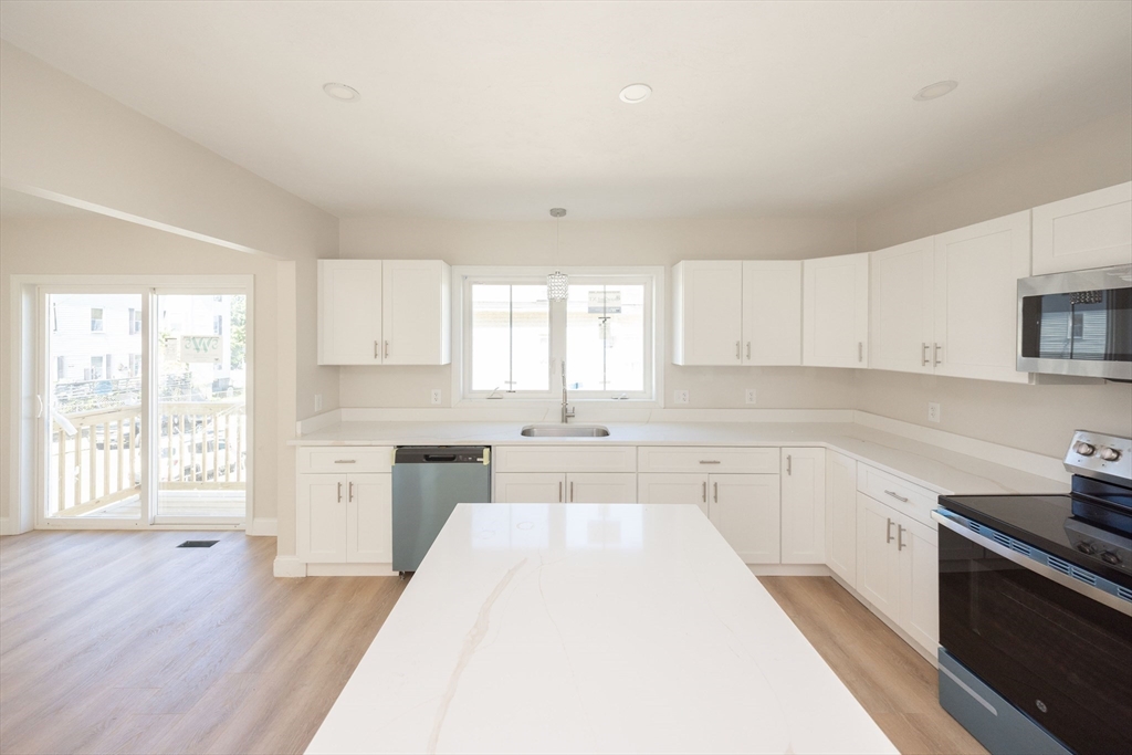 17 A Mott Street Worcester, MA 01604 - Photo 8 of 19