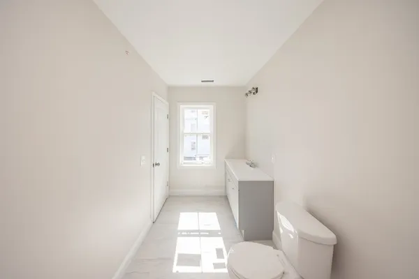 $470,000 | 17 A Mott Street, Worcester, MA 01604