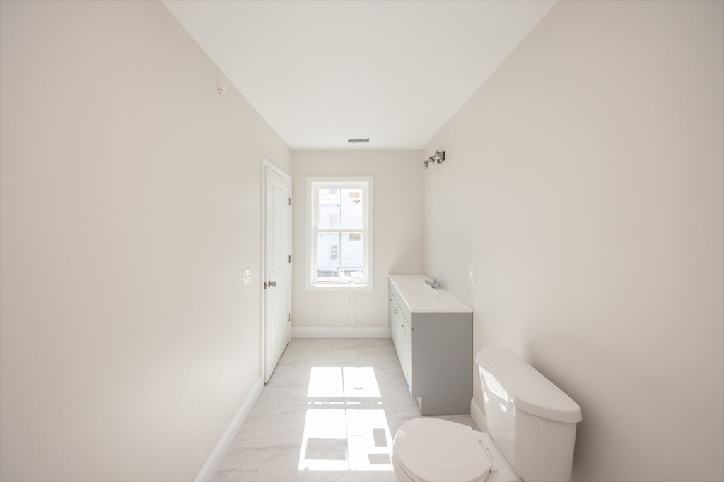 17 A Mott Street Worcester, MA 01604 - Photo 10 of 19