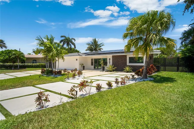 $1,115,000 | 2701 Northeast 52nd Street, Lighthouse Point, FL 33064