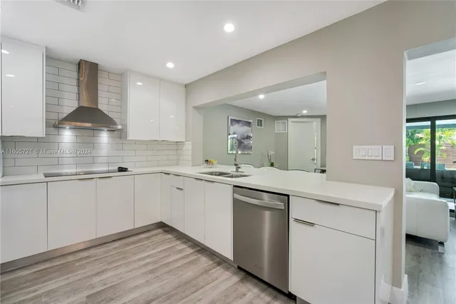 $1,115,000 | 2701 Northeast 52nd Street, Lighthouse Point, FL 33064