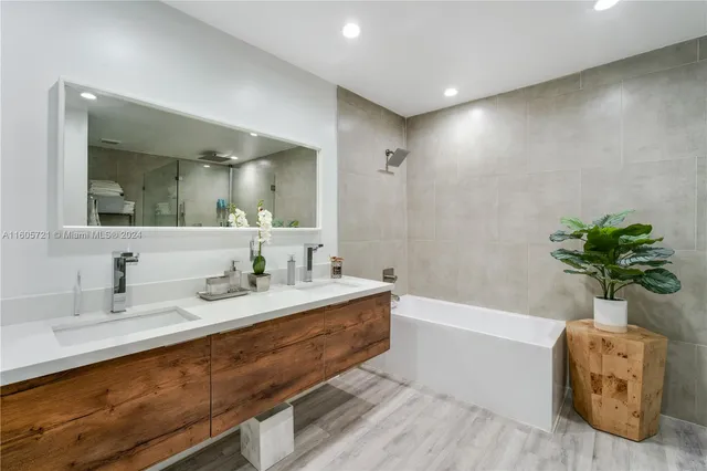 $1,115,000 | 2701 Northeast 52nd Street, Lighthouse Point, FL 33064