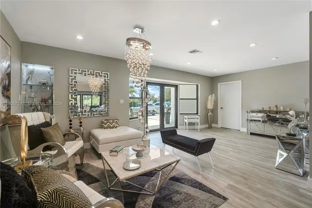 $1,115,000 | 2701 Northeast 52nd Street, Lighthouse Point, FL 33064