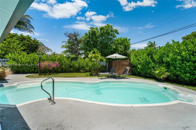 $1,115,000 | 2701 Northeast 52nd Street, Lighthouse Point, FL 33064