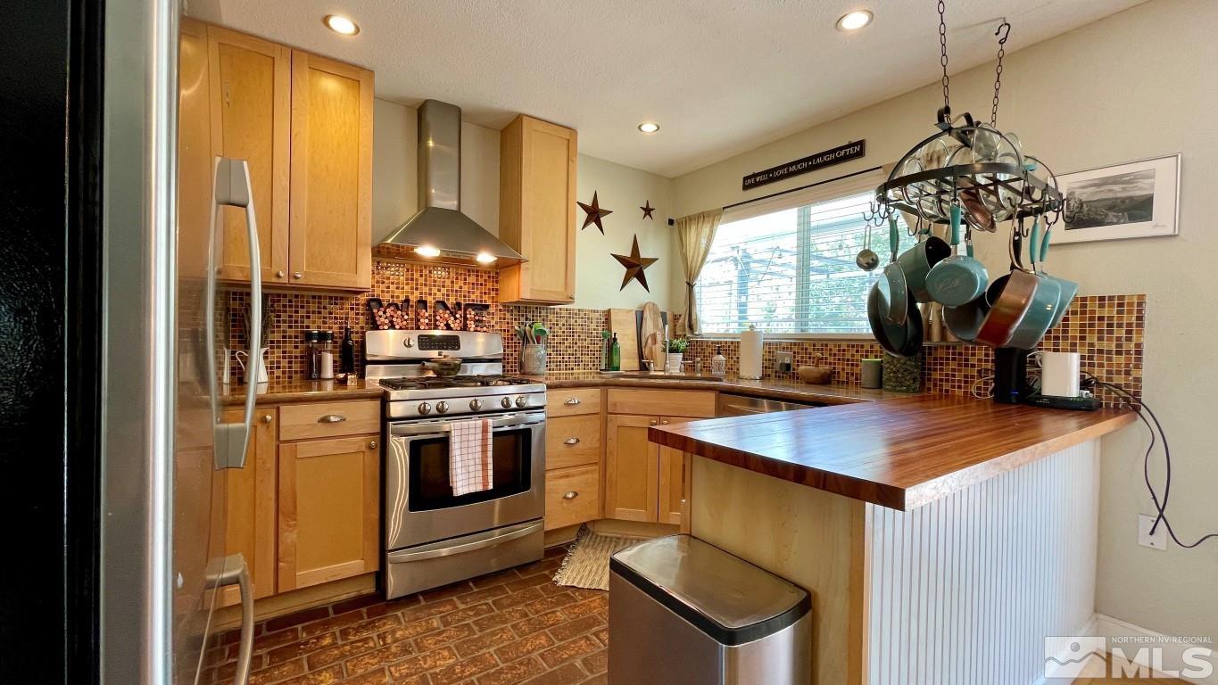 1630 Wesley Drive Reno, NV 89503 - Photo 8 of 37 Photo 8