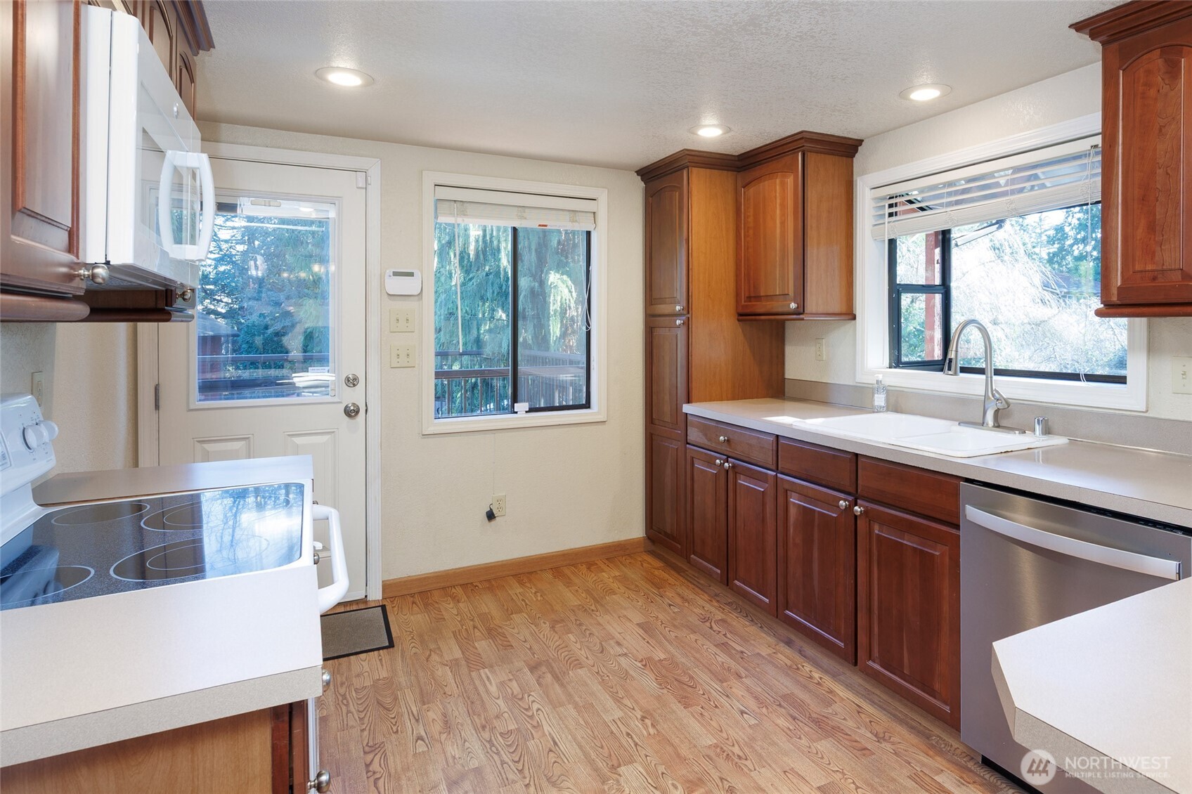 3228 227th Street Southwest Brier, WA 98036 - Photo 9 of 28