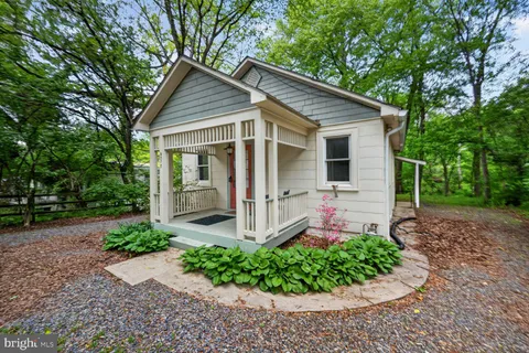 $450,000 | 9717 Capitol View Avenue, Silver Spring, MD 20910