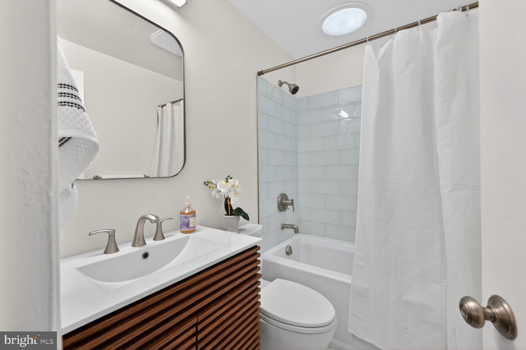 9717 Capitol View Avenue Silver Spring, MD 20910 - Photo 10 of 16