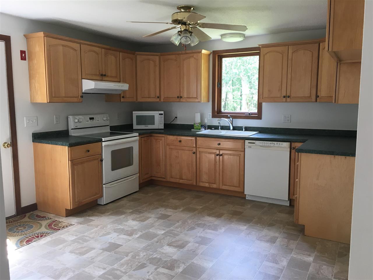 11 4th Street Windham, NH 03087 - Photo 6 of 30 Gallery Image 6