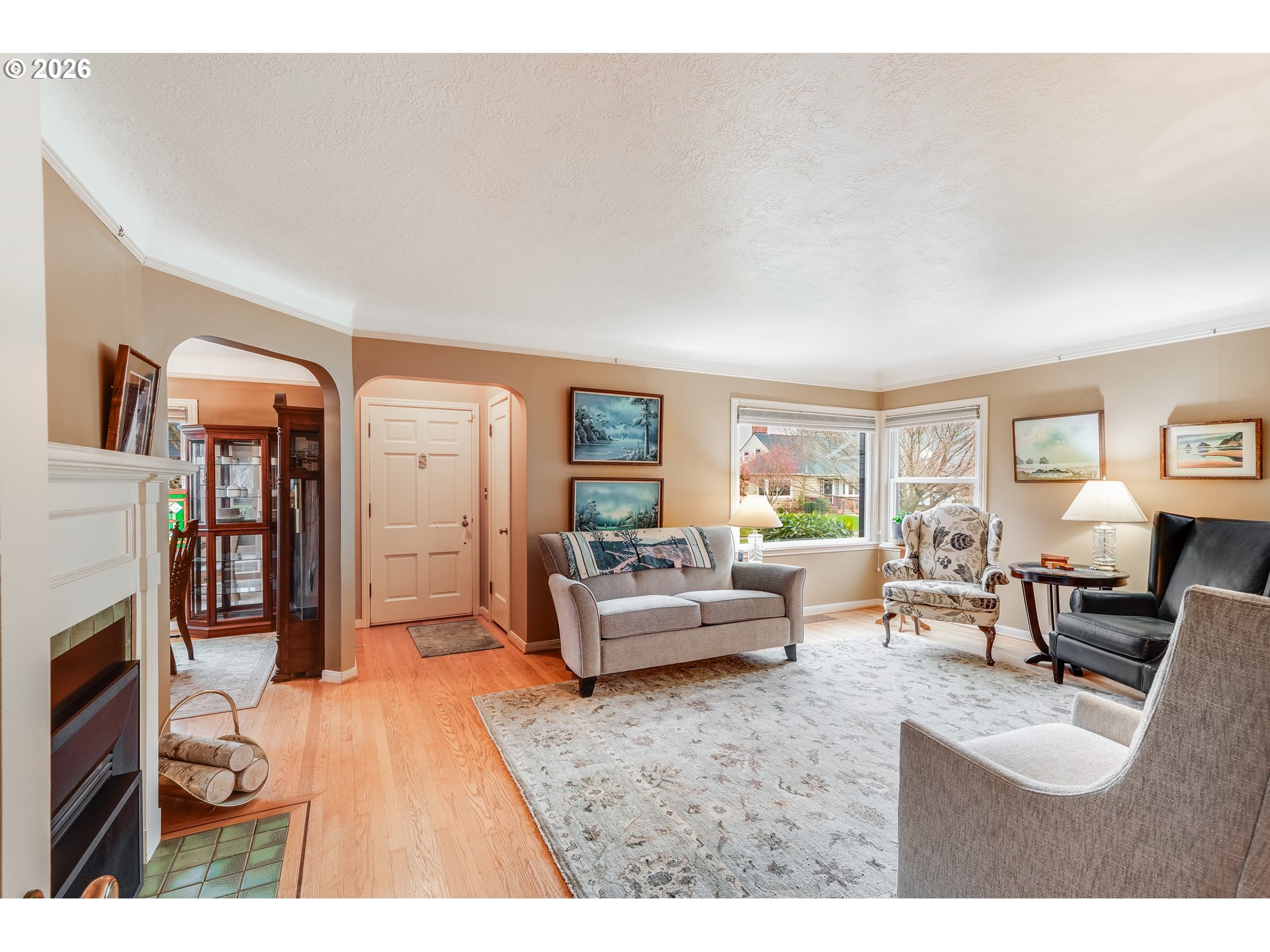 4446 Northeast Irving Street Portland, OR 97213 - Photo 4 of 37 Living Room