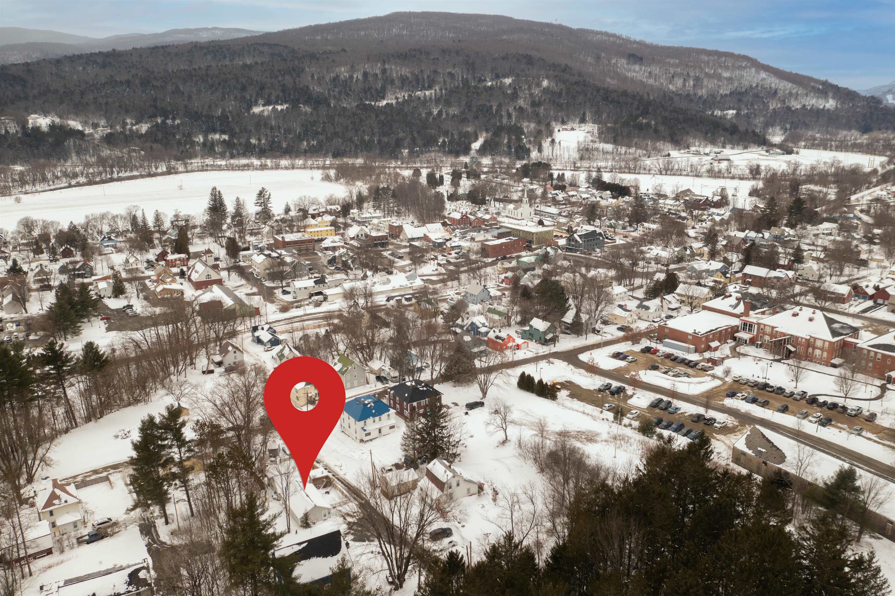 17 Hill St Extension Waterbury, VT 05676 - Photo 2 of 35