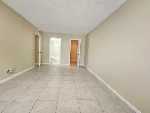 $1,905 | 545 Trace Circle, Unit 105, Deerfield Beach, FL 33441