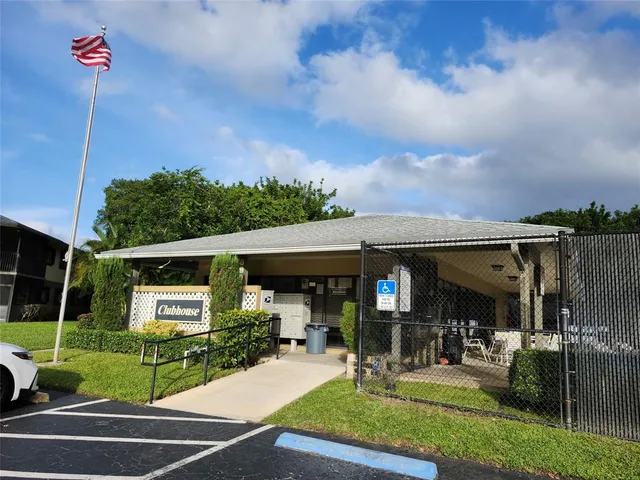 $1,905 | 545 Trace Circle, Unit 105, Deerfield Beach, FL 33441