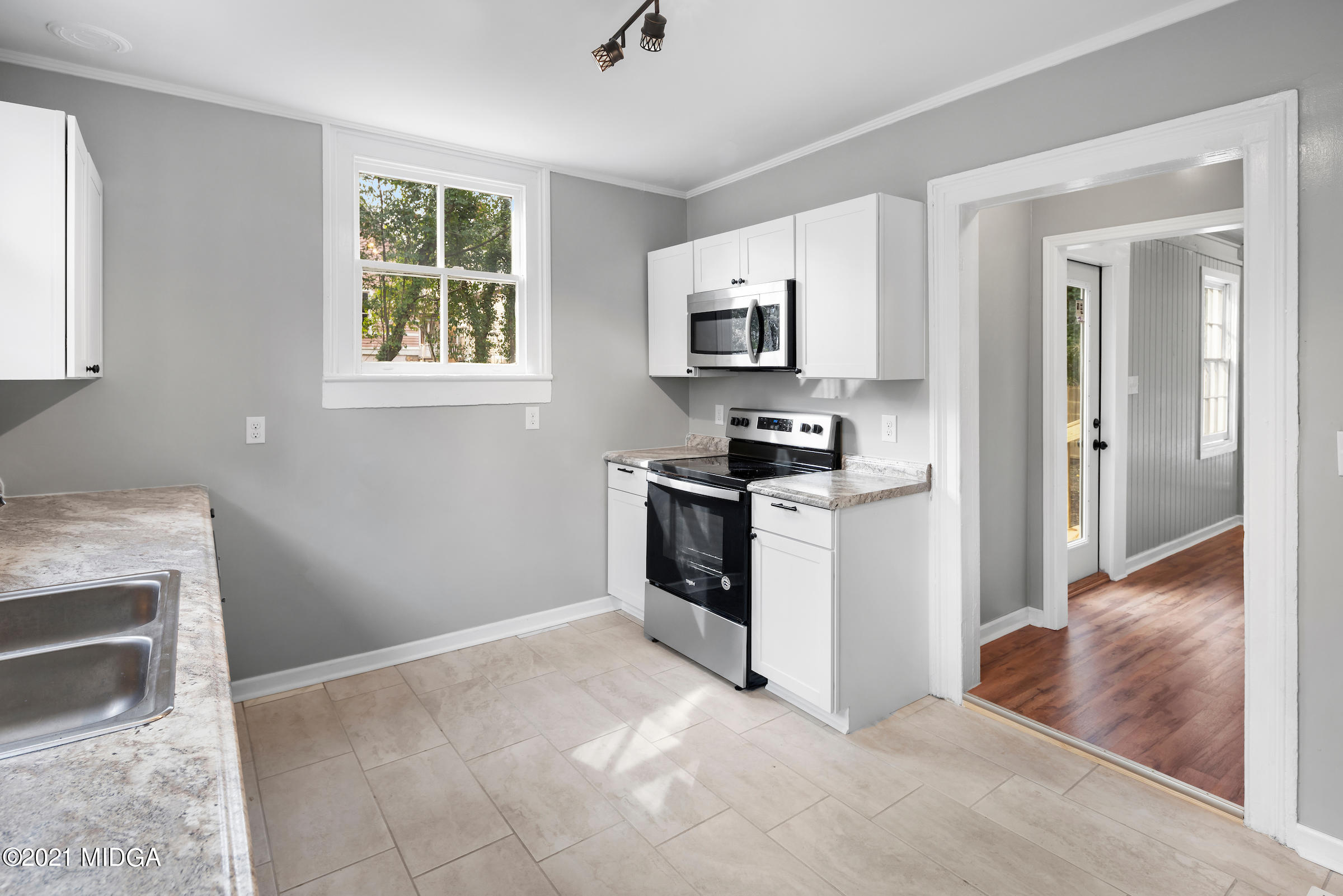 1688 Rembert Avenue Macon, GA 31201 - Photo 15 of 48 210204_JessicaFletcher_0110