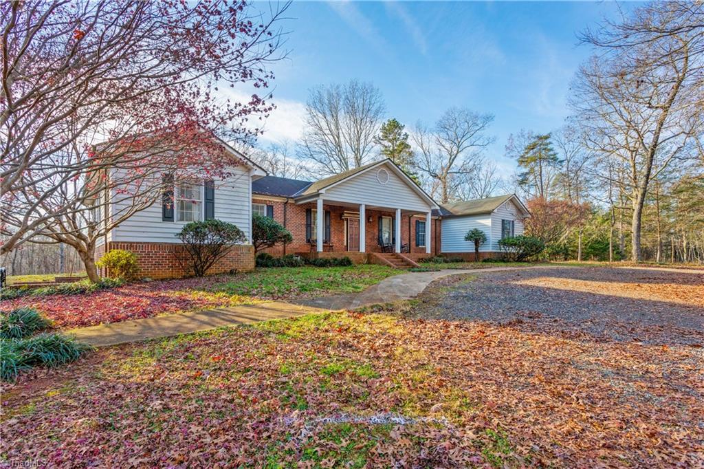 192 Tom Hunter Road Pilot Mountain, NC 27041 - Photo 4 of 29 Gallery Image 4