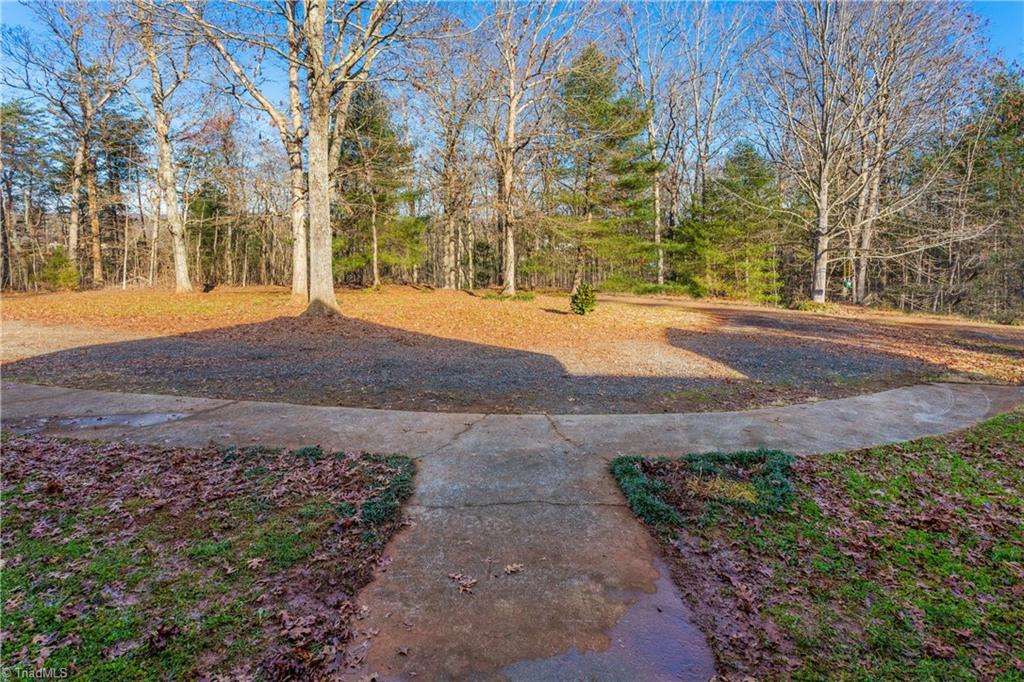 192 Tom Hunter Road Pilot Mountain, NC 27041 - Photo 7 of 29 Gallery Image 7