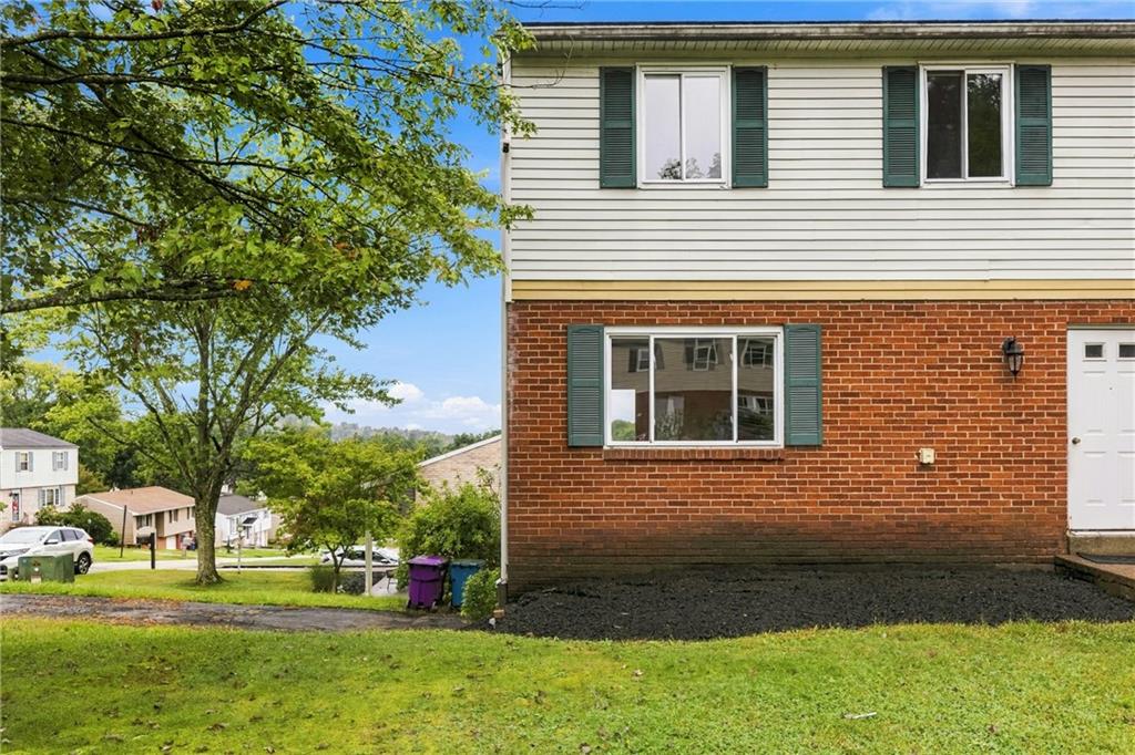 498 Maple Road Pittsburgh, PA 15239 - Photo 1 of 17 Gallery Image 1