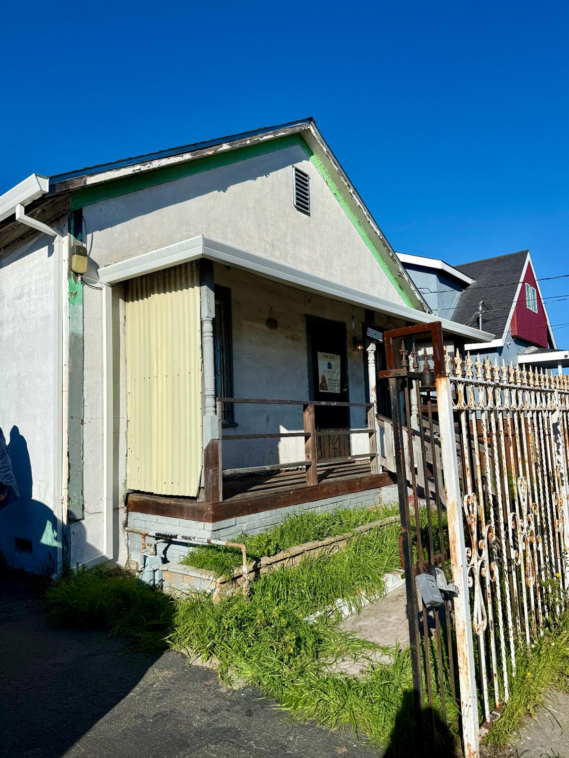 641 9th Street Richmond, CA 94801 - Photo 2 of 14 a front view of house with yard