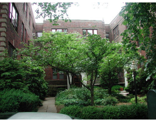 33 Winslow Road, Unit 2 33 Brookline, MA 02446 - Photo 1 of 1