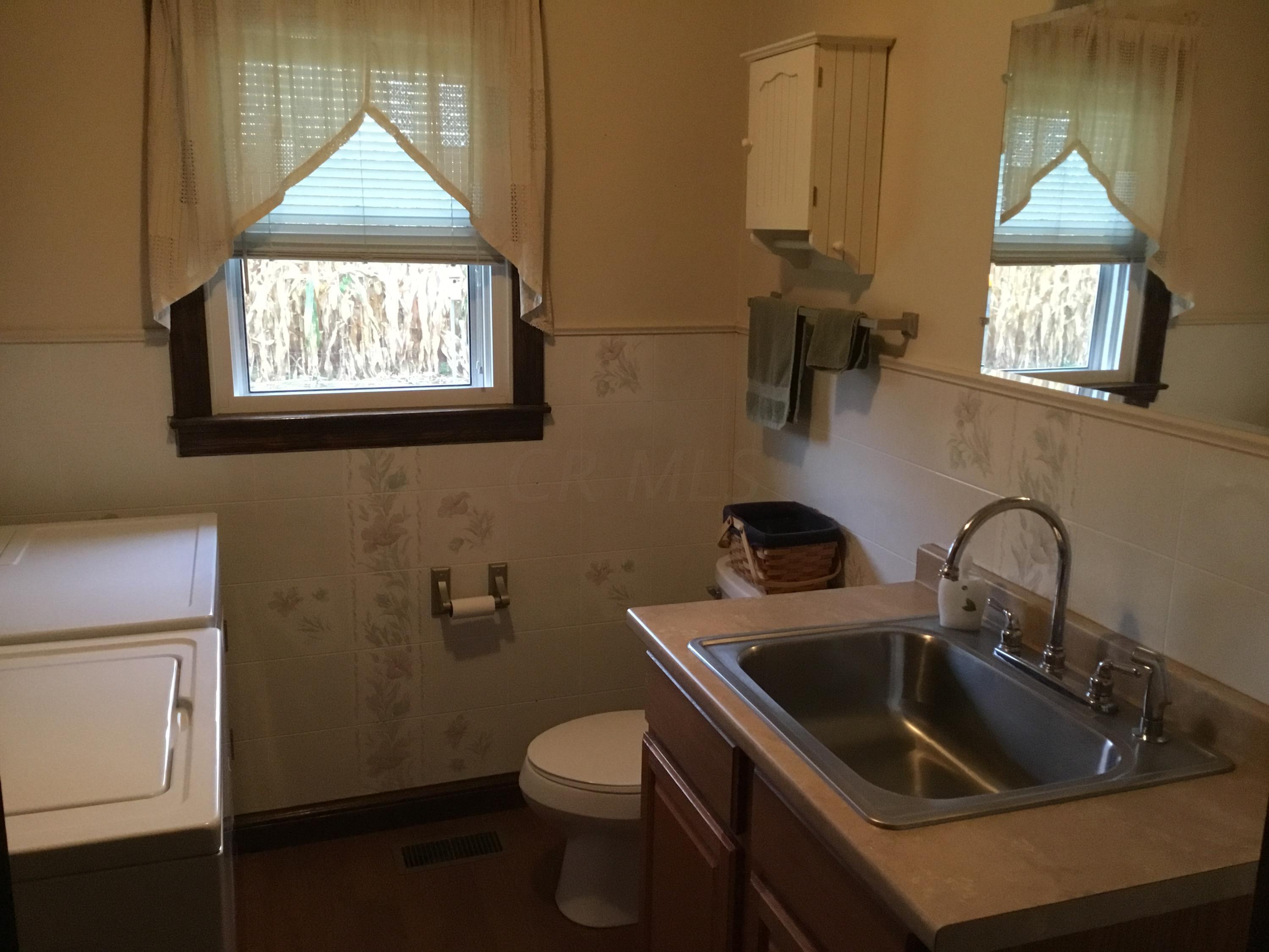 9056 Zane Trail Road Circleville, OH 43113 - Photo 10 of 29 Gallery Image 10