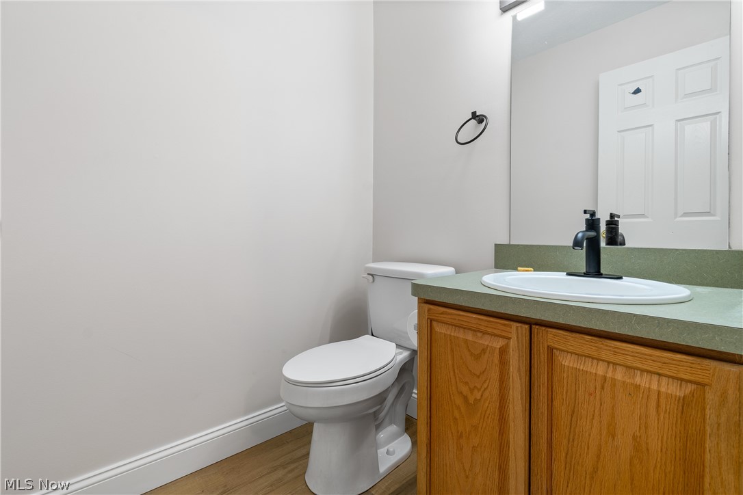 1273 Meadow Run Akron, OH 44321 - Photo 11 of 28 1st floor half bath