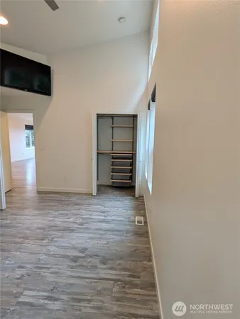 $2,900 | 2662 E Lake, Unit B, Sammamish, WA 98074