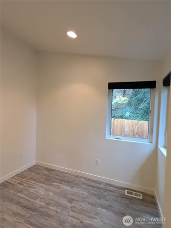 $2,900 | 2662 E Lake, Unit B, Sammamish, WA 98074
