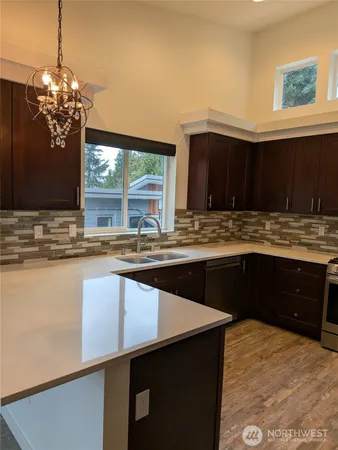 $2,900 | 2662 E Lake, Unit B, Sammamish, WA 98074