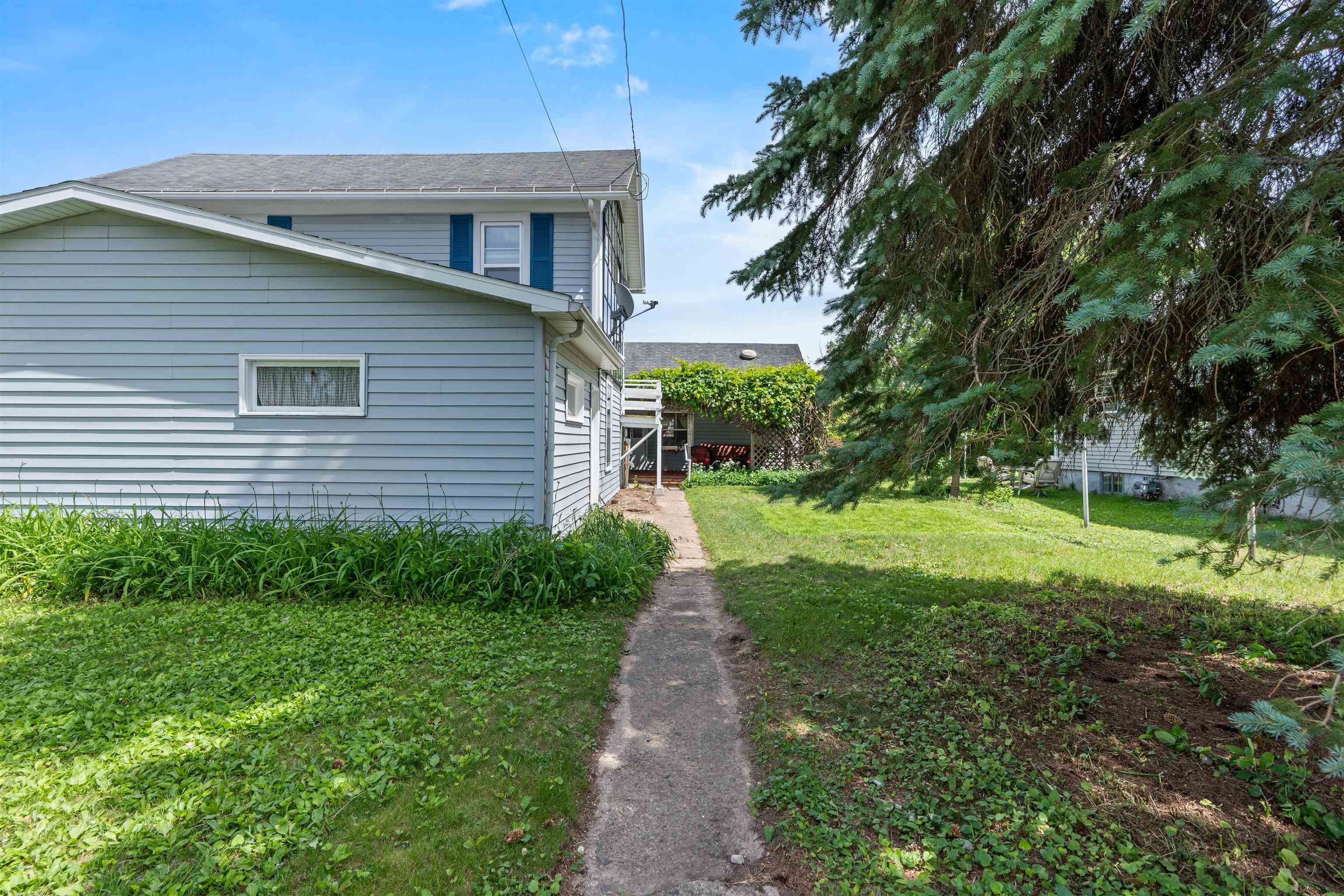 27 9th Street Clintonville, WI 54929 - Photo 37 of 50