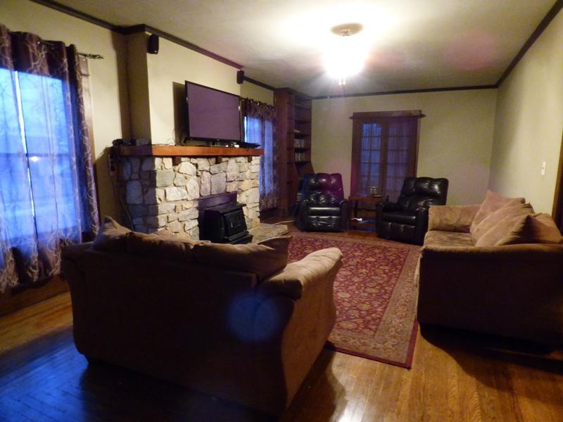 2227 East High Street Springfield, OH 45505 - Photo 3 of 23